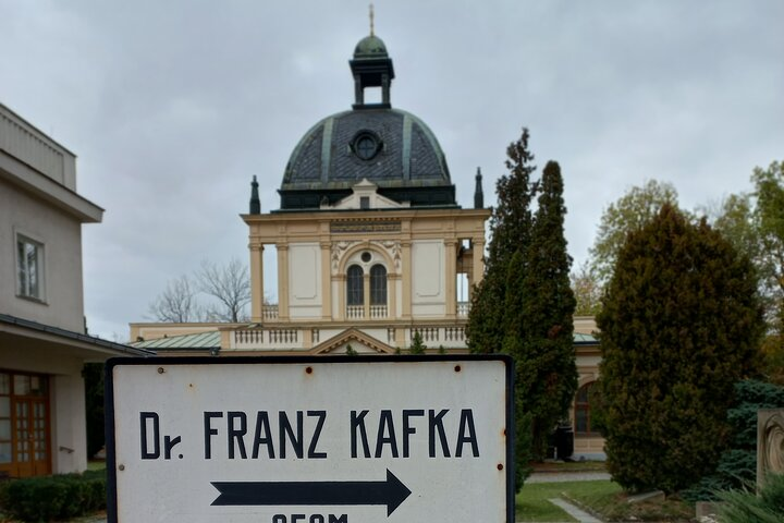 Pointer to Kafka´s grave